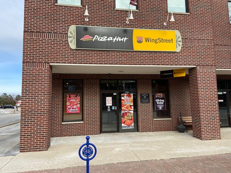 More Photos Of 400 Reid St, De Pere Storefront Retail Office For Lease