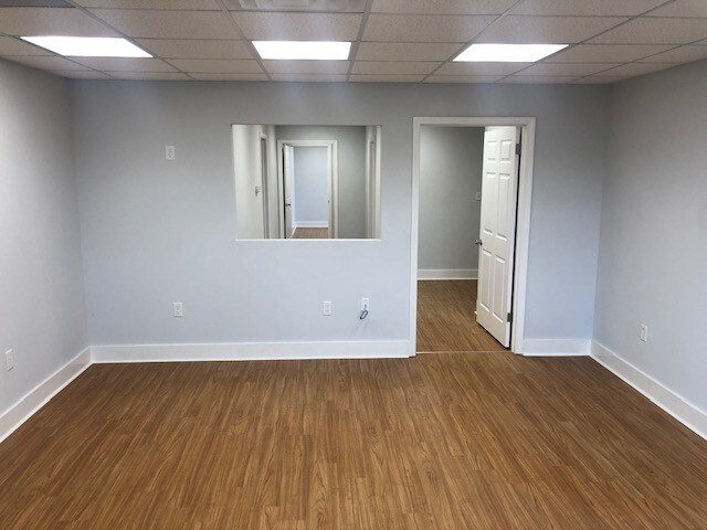 More Photos Of 318 E Broadway St, Shelbyville Light Manufacturing For Lease