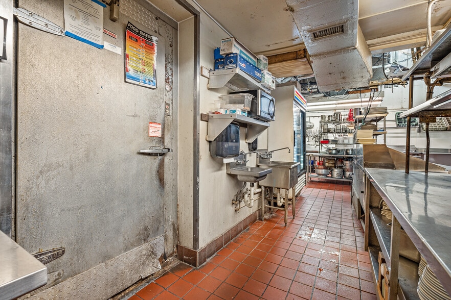 More Photos Of 108 Anastasia Blvd, Saint Augustine Restaurant For Sale