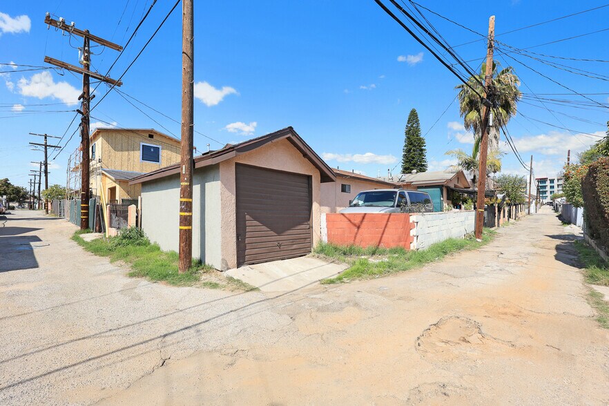More Photos Of 3560 Siskiyou St, Los Angeles Apartments For Sale