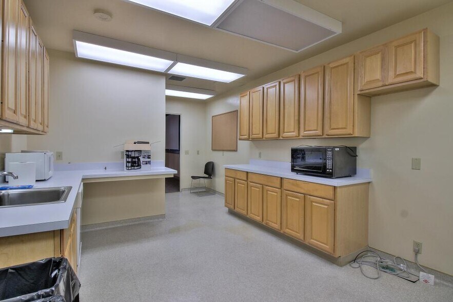 More Photos Of 400 Camino Aguajito, Monterey Office For Sale