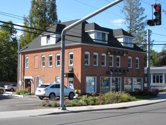Primary Photo Of 1062 Northern Blvd, Roslyn Office For Lease