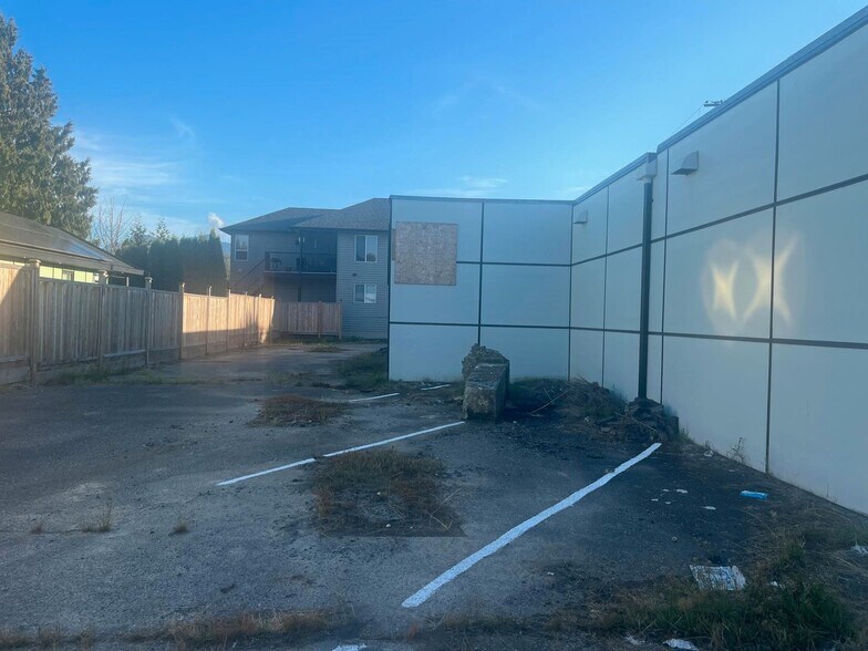 More Photos Of 46604 First Ave, Chilliwack Convenience Store For Sale