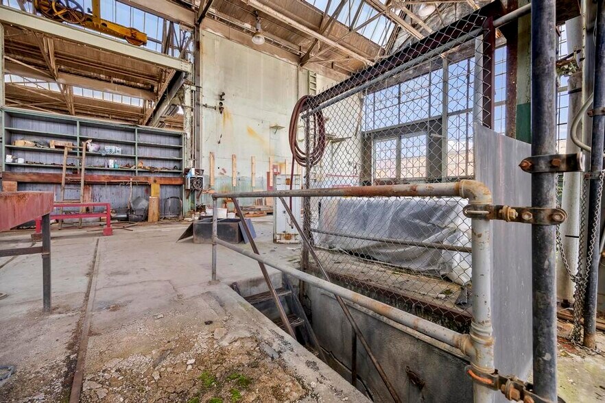 More Photos Of 244 Anaconda Rd, Butte Warehouse For Sale