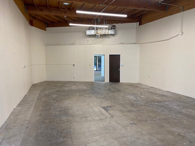 More Photos Of 31 Pamaron Way, Novato Office For Lease