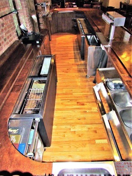 More Photos Of 6931 Gravois Ave, Saint Louis Restaurant For Lease