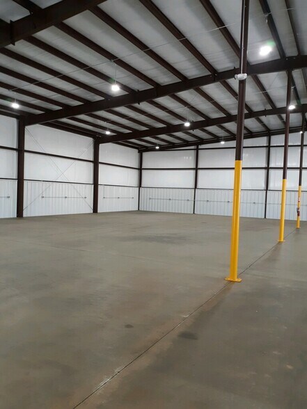 More Photos Of 110 Spacegate Dr NW, Huntsville Industrial For Lease