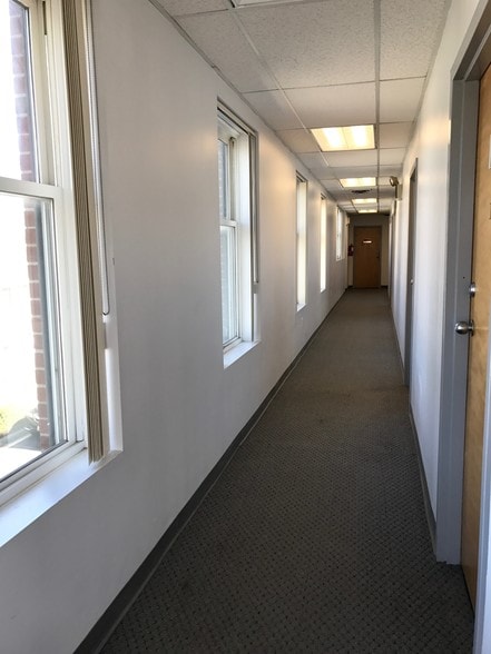 More Photos Of 2086 Generals Hwy, Annapolis Office For Lease
