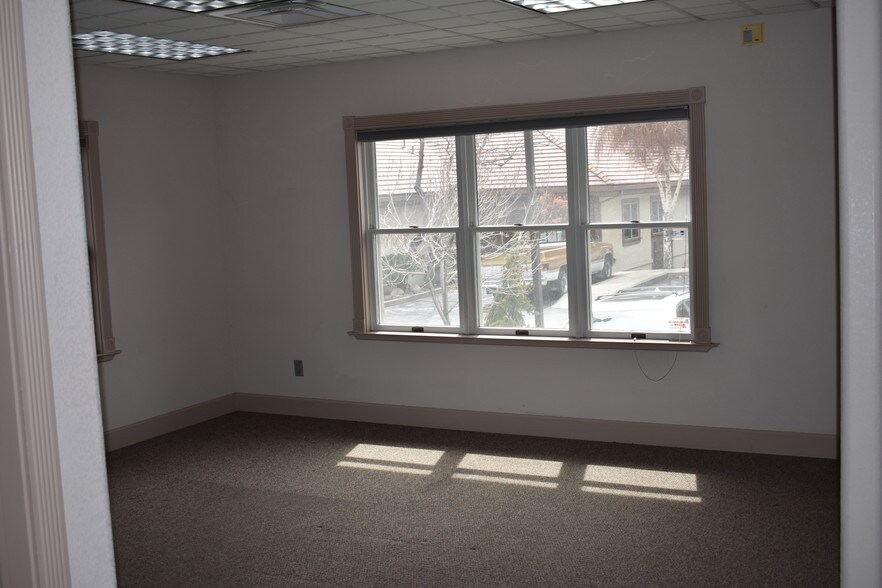 More Photos Of 431 W Plumb Ln, Reno Office For Sale