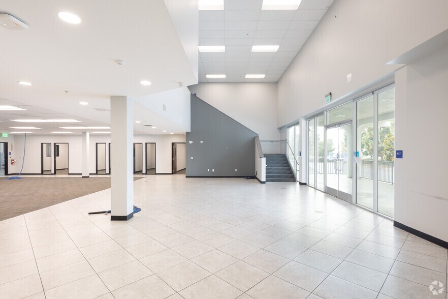 Primary Photo Of 1400-1420 S Manhattan Ave, Fullerton Distribution For Lease