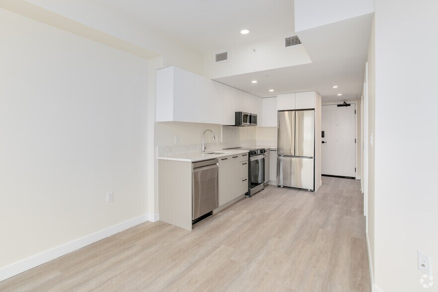 More Photos Of 2895 10th Av, Vancouver Apartments For Lease