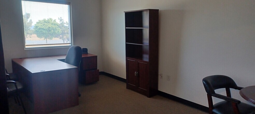More Photos Of 1096 Calimesa Blvd, Calimesa Office For Lease