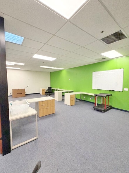 More Photos Of 75 Robin Hill Rd, Goleta Manufacturing For Lease