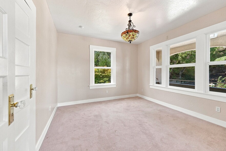More Photos Of 1135 5th Ave, Crockett Apartments For Sale