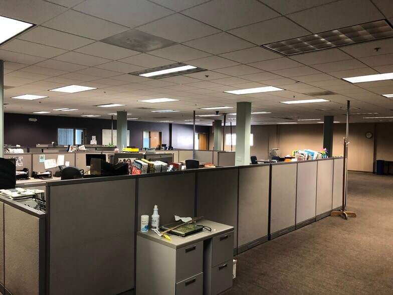 More Photos Of 800 Scott St, Wausau Light Manufacturing For Lease