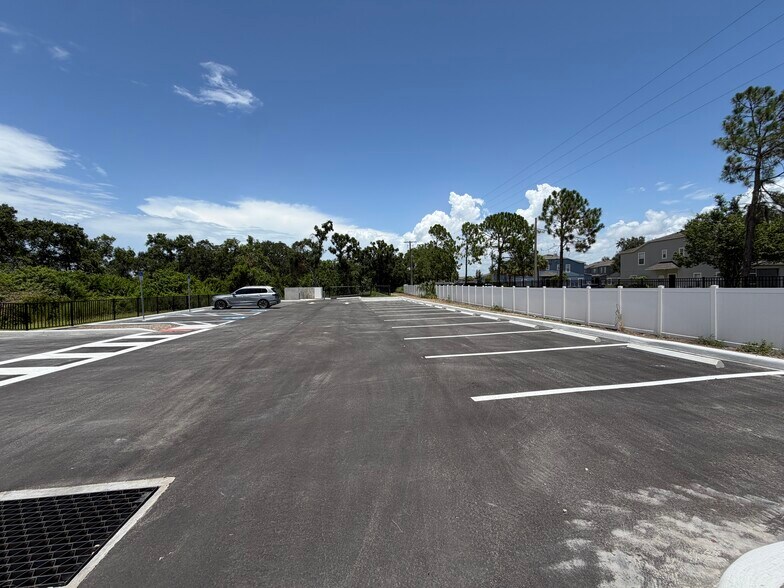 More Photos Of 6642 Big Bend Rd, Gibsonton Office For Lease