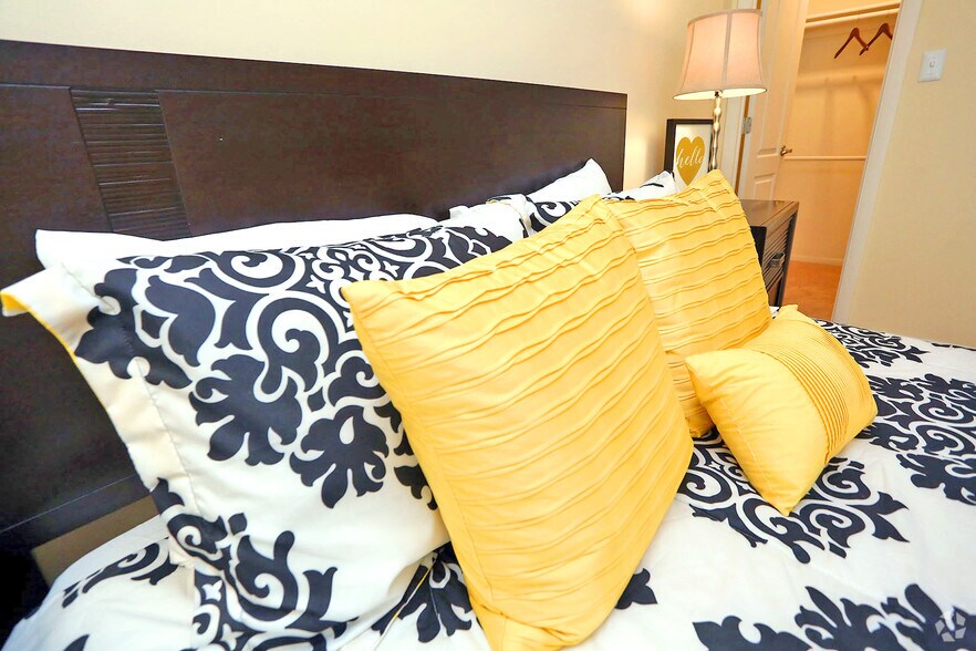 More Photos Of 3001 Reflections Way, Virginia Beach Apartments For Sale