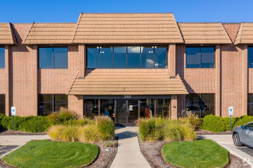 More Photos Of 355 W Dundee Rd, Buffalo Grove Medical For Lease