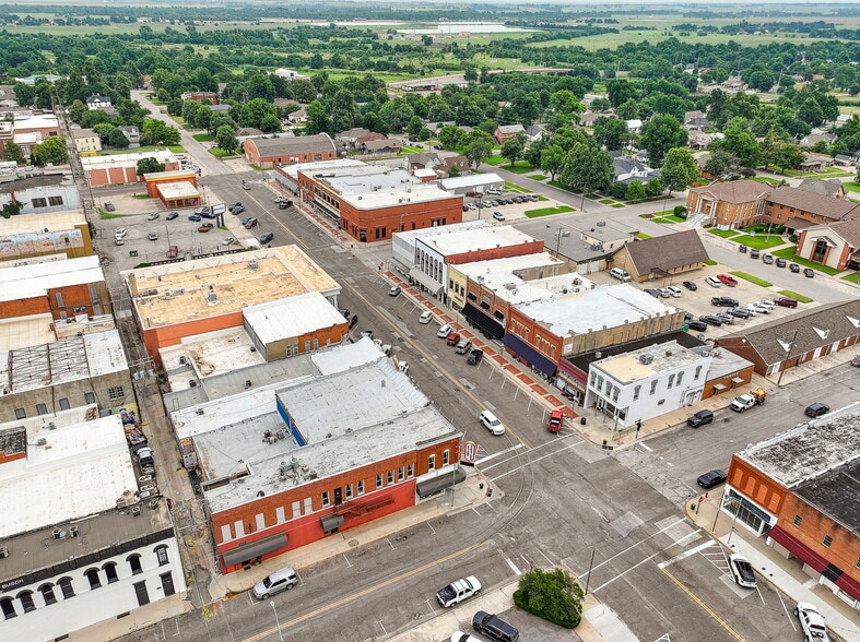 More Photos Of 120 S Rock Island Ave, El Reno Storefront Retail Office For Lease