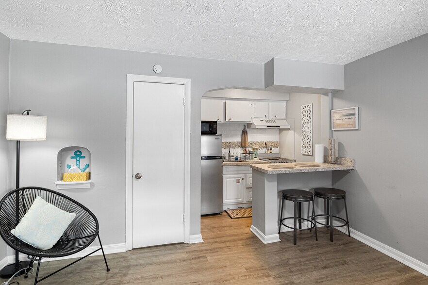 More Photos Of 201 3rd St, Fairport Harbor Hospitality For Sale