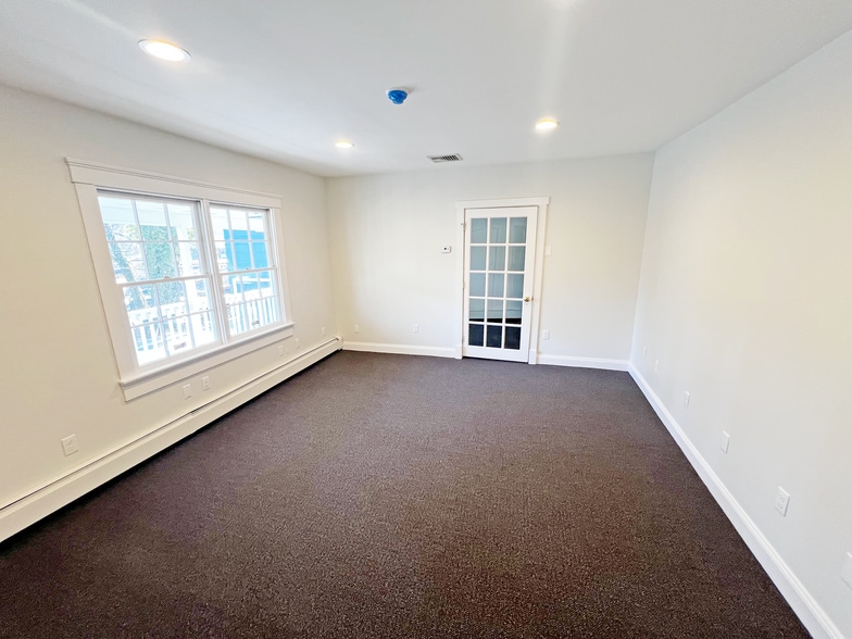 More Photos Of 868-870 Boston Post Rd, Darien Office For Lease