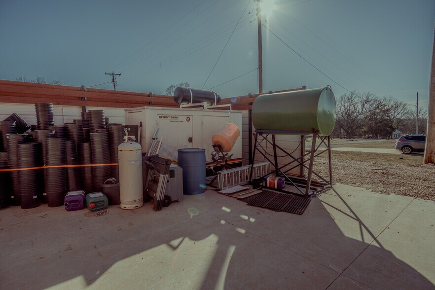 More Photos Of 103 N. Clarady, Wanette Industrial For Sale