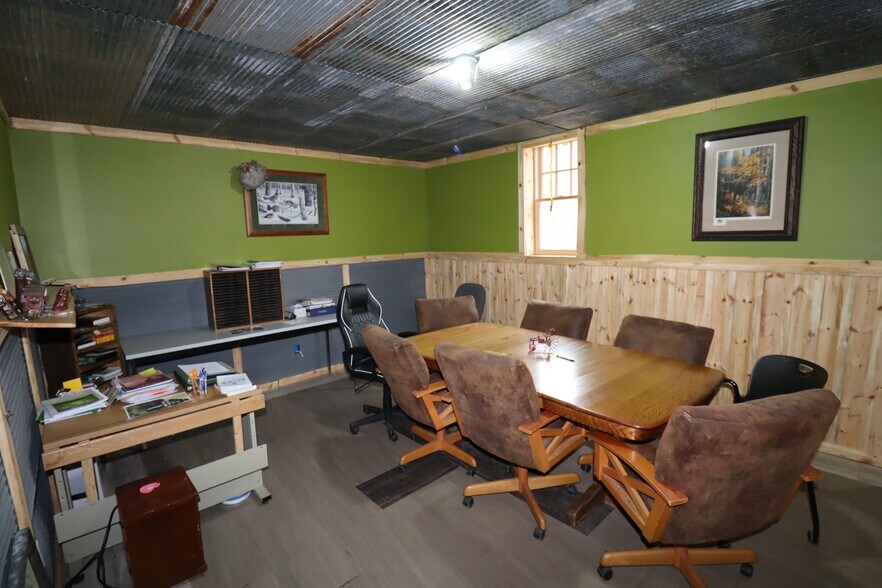 More Photos Of 3600 Ellis Ave, Ashland Flex For Sale