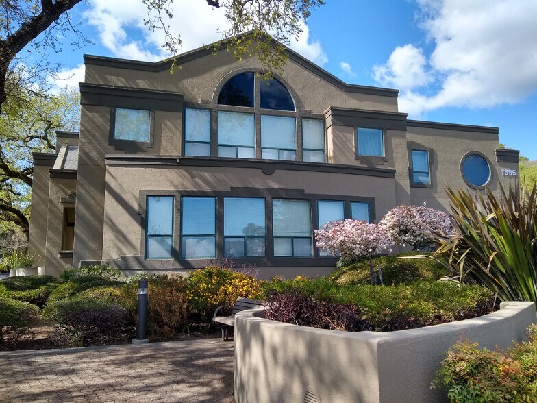 More Photos Of 7599 Redwood Blvd, Novato Unknown For Lease