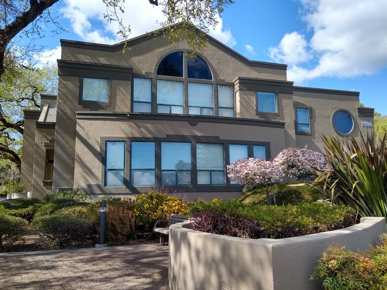 More Photos Of 7599 Redwood Blvd, Novato Unknown For Lease