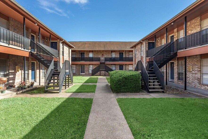 More Photos Of 4075 Laurel St, Beaumont Apartments For Sale