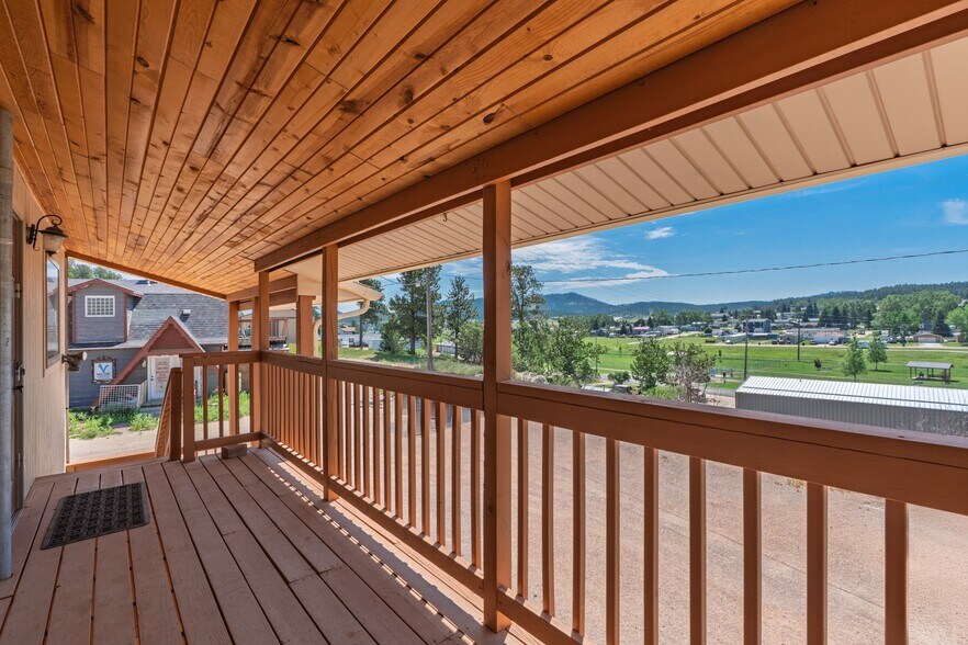 More Photos Of 1100 Mount Rushmore Rd, Custer Flex For Sale