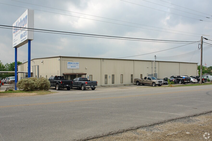 More Photos Of 19940 I-37, Elmendorf Warehouse For Lease