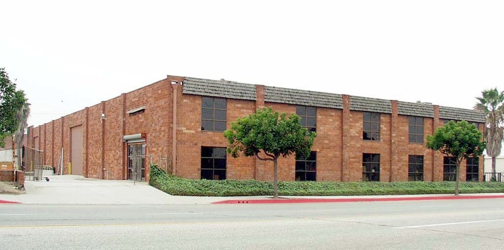 More Photos Of 17704 S Figueroa St, Carson Warehouse For Lease