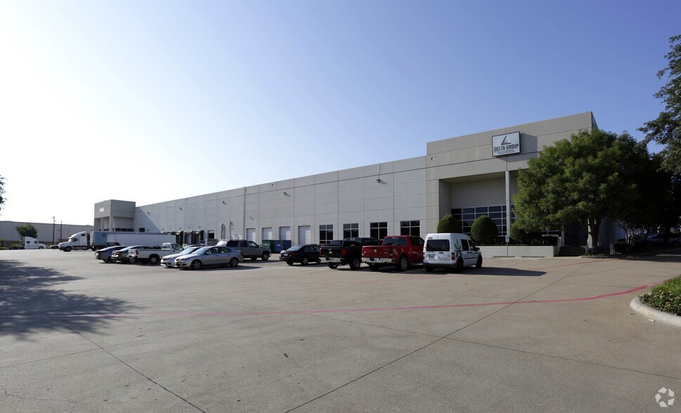More Photos Of 2920 N State Highway 360, Grand Prairie Warehouse For Lease