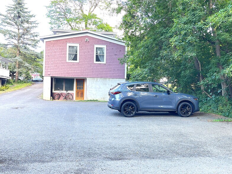 More Photos Of 205 Brooklea Dr, Fayetteville Office Residential For Sale