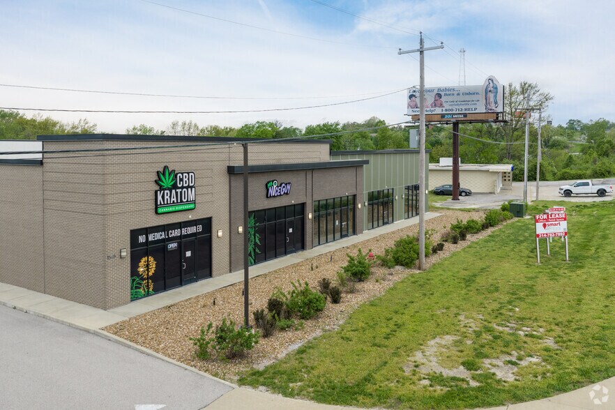 More Photos Of 1560 Veterans Memorial Pkwy, Saint Charles Unknown For Lease
