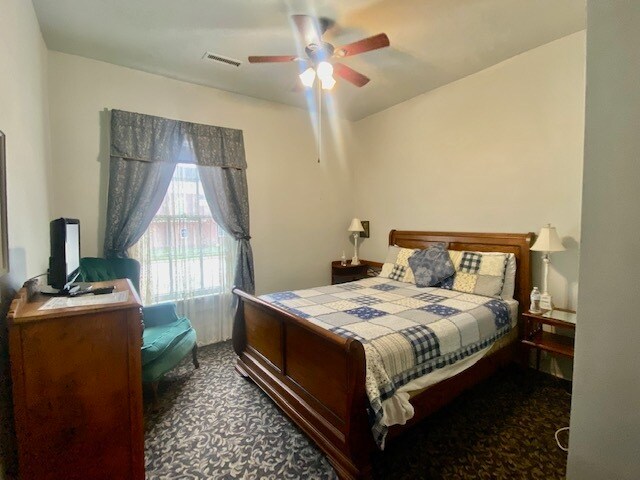 More Photos Of 313 S Green St, Glasgow Hospitality For Sale