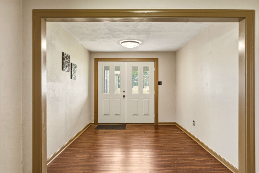More Photos Of 13908 Dixie Hwy, Louisville Religious Facility For Sale