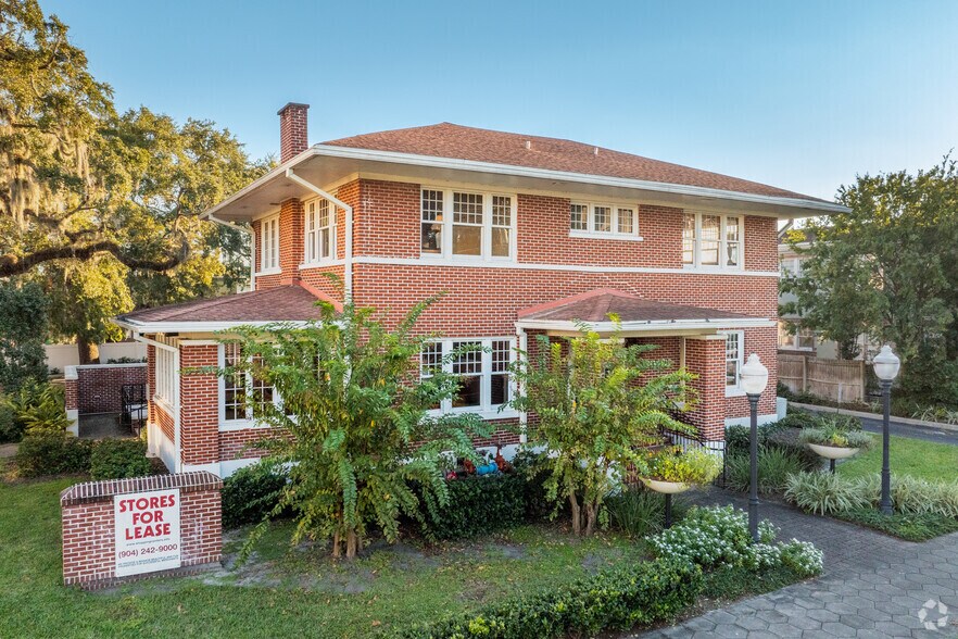 More Photos Of 1604 Margaret St, Jacksonville Bank For Lease