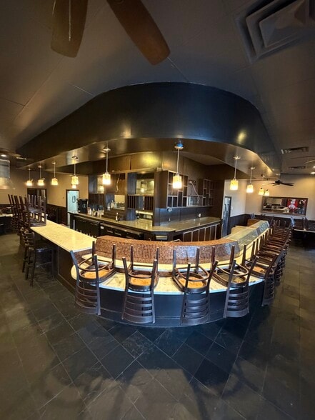 More Photos Of 71680 US Highway 111, Rancho Mirage Unknown For Lease