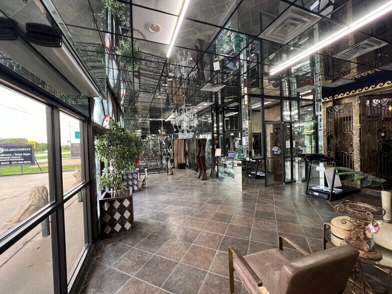 More Photos Of 2007 Us-90-alt, Missouri City Light Manufacturing For Sale