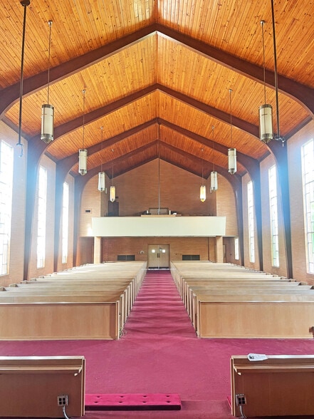 More Photos Of 84 Fairway Dr, Nashville Religious Facility For Lease