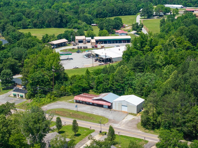 More Photos Of 364 W Main St, Decaturville Flex For Sale