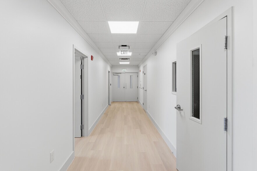 More Photos Of 3330 N Federal Hwy, Boynton Beach Office For Lease