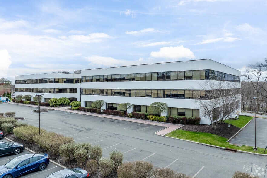 More Photos Of 80 Grasslands Rd, Elmsford Office For Lease