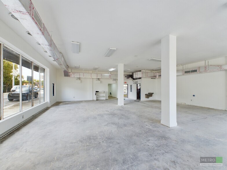 More Photos Of 801 SW 1st St, Miami Freestanding For Sale