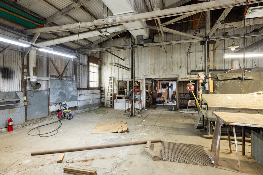More Photos Of 2 17th St, Richmond Warehouse For Sale