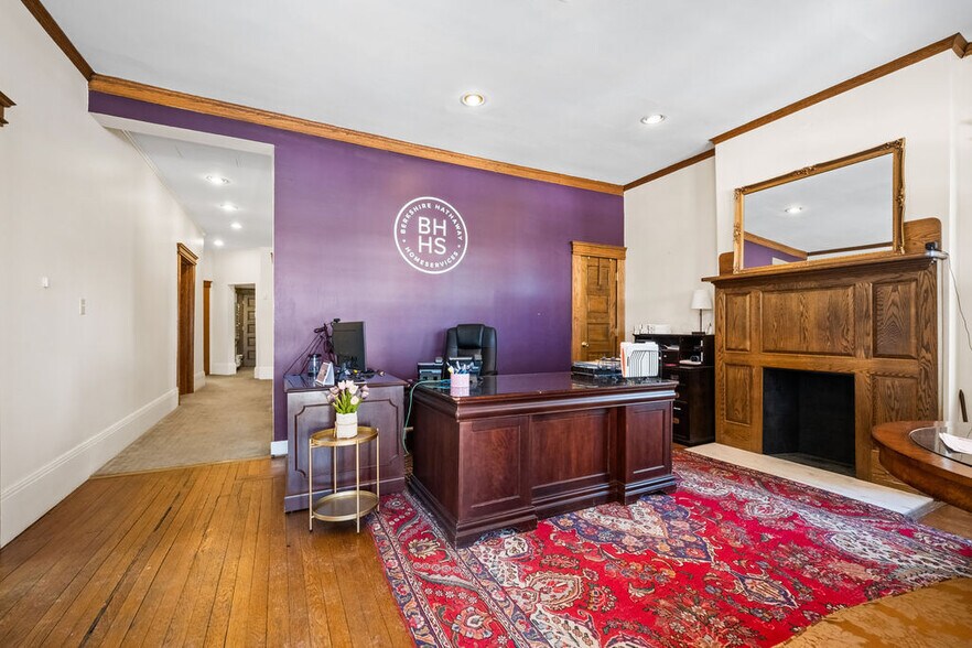 More Photos Of 1337 Virginia St, Charleston Office For Sale