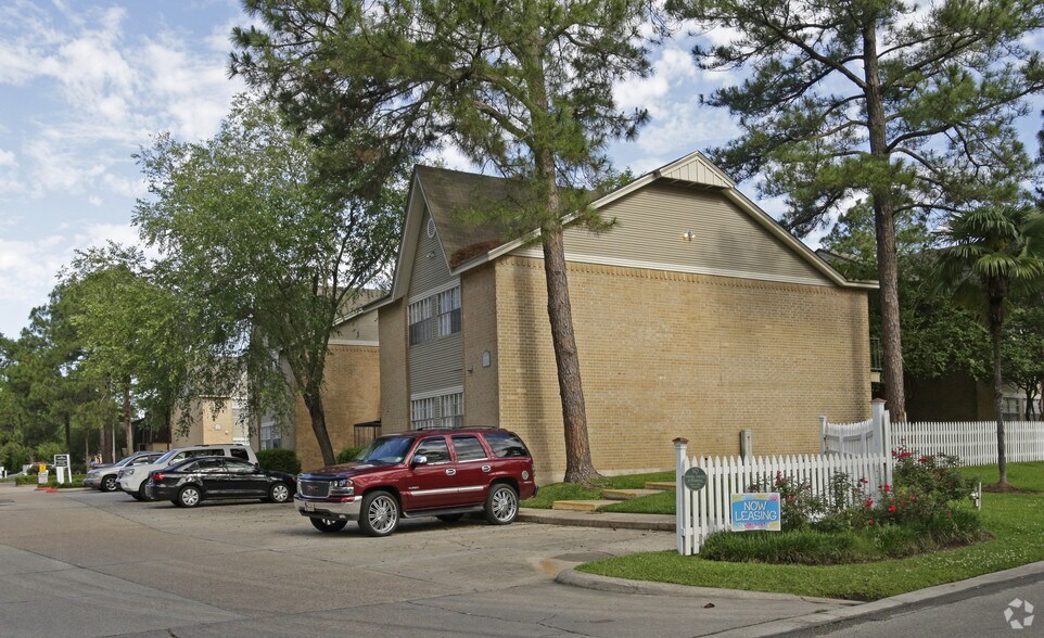 More Photos Of 1860 Boulevard De Province, Baton Rouge Apartments For Sale