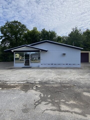 More Photos Of 770 Ossie Davis Pky, Waycross Auto Repair For Sale